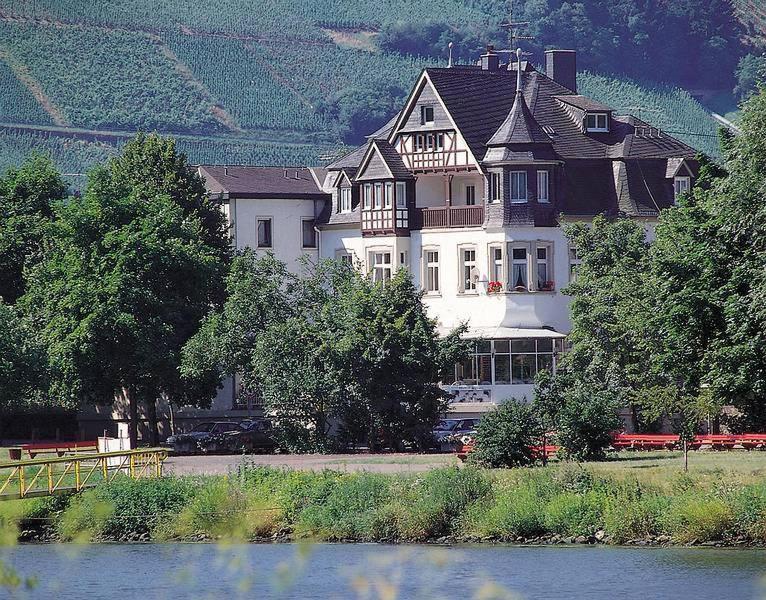 Hotel Krone Riesling Trittenheim Exterior foto