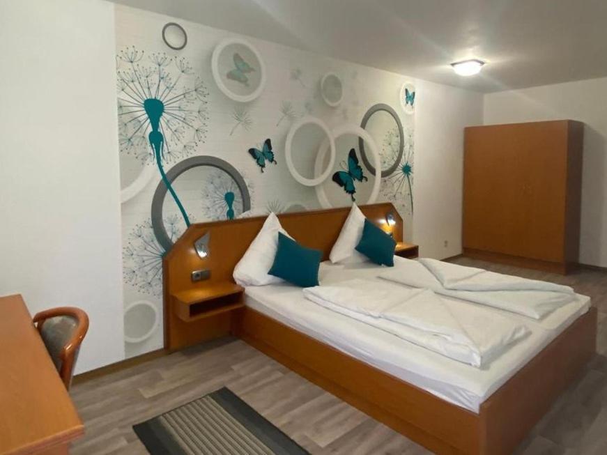 Hotel Krone Riesling Trittenheim Exterior foto